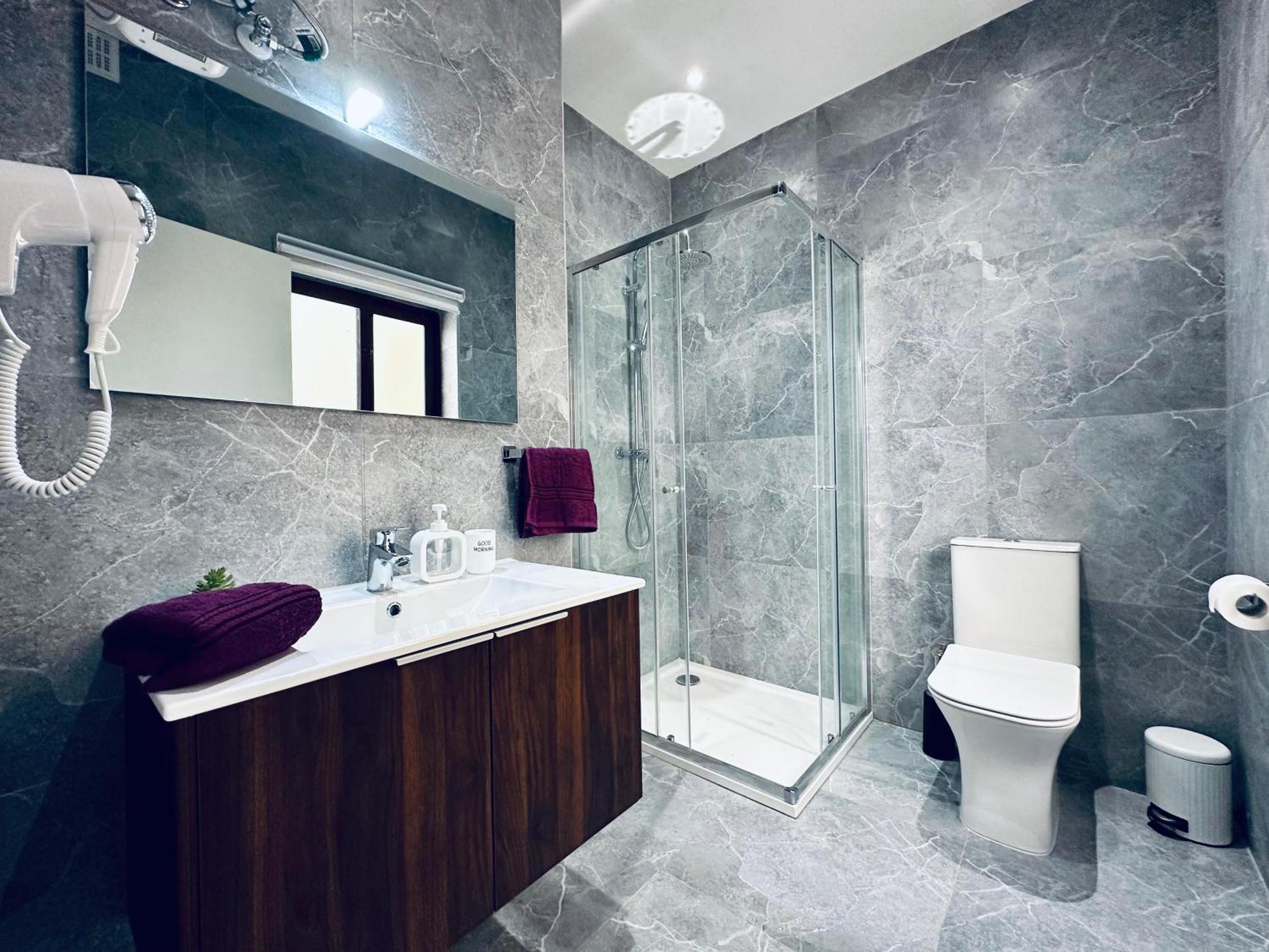 Apartment New, Modern And Spacious 4br In *