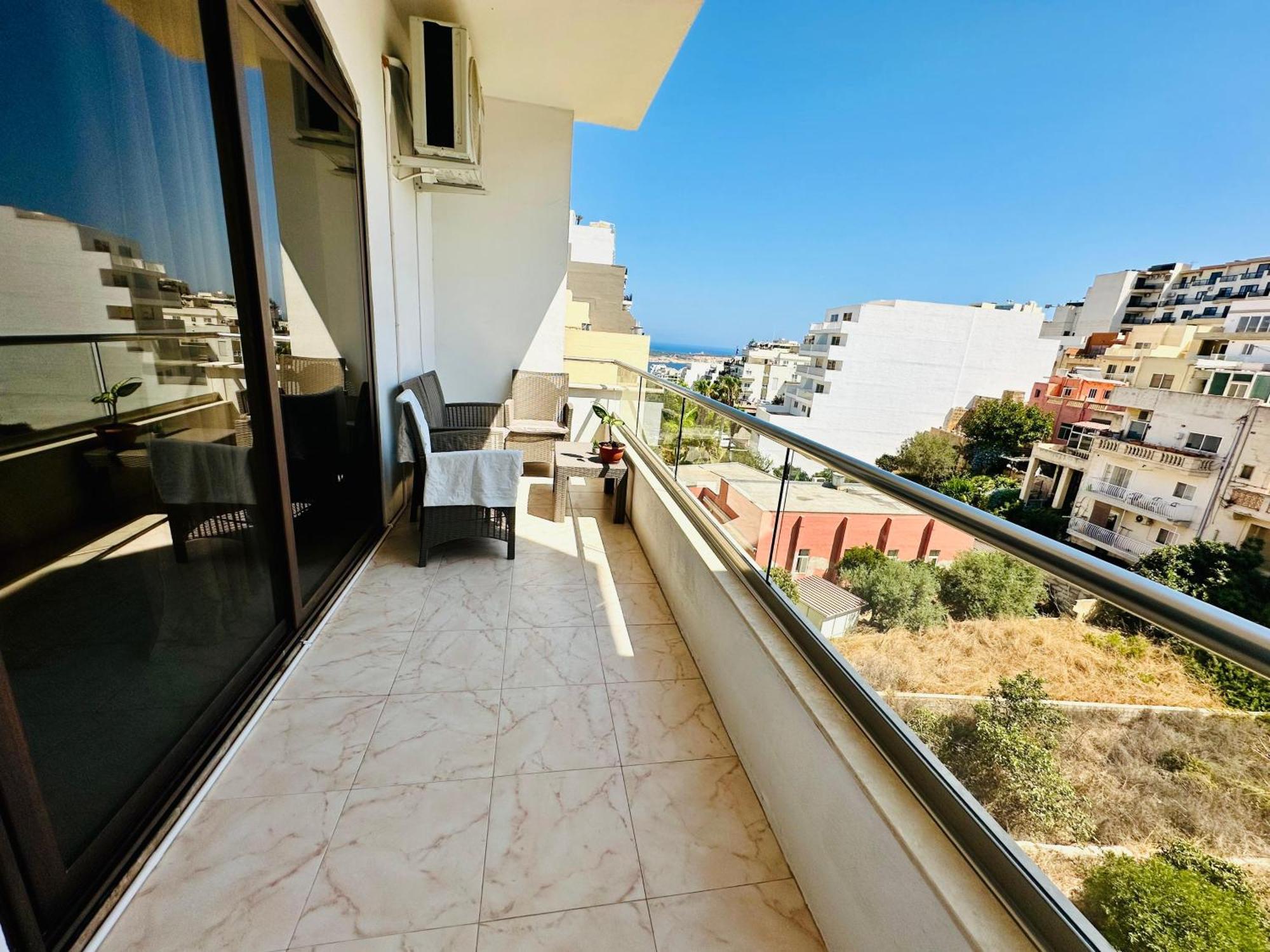 New, Modern And Spacious 4br In Apartment *